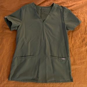 figs moss casma 3 pocket top